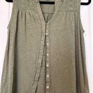 Lucky Brand Olive Green Sleeveless Button-Down Top